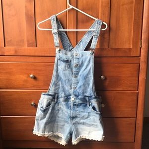 Women’s overall shorts